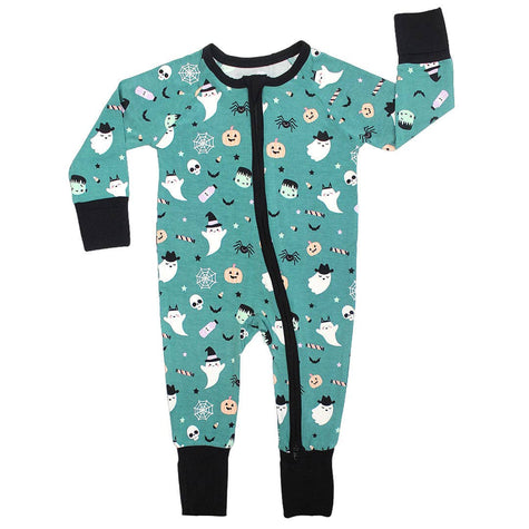 The softest bamboo baby pajamas in our Boo Crew pattern! This fun Halloween print is perfect for fall. 