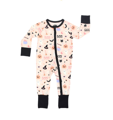 The softest bamboo baby pajamas in our Sweet and Spooky pattern! This fun Halloween print is perfect for fall. 